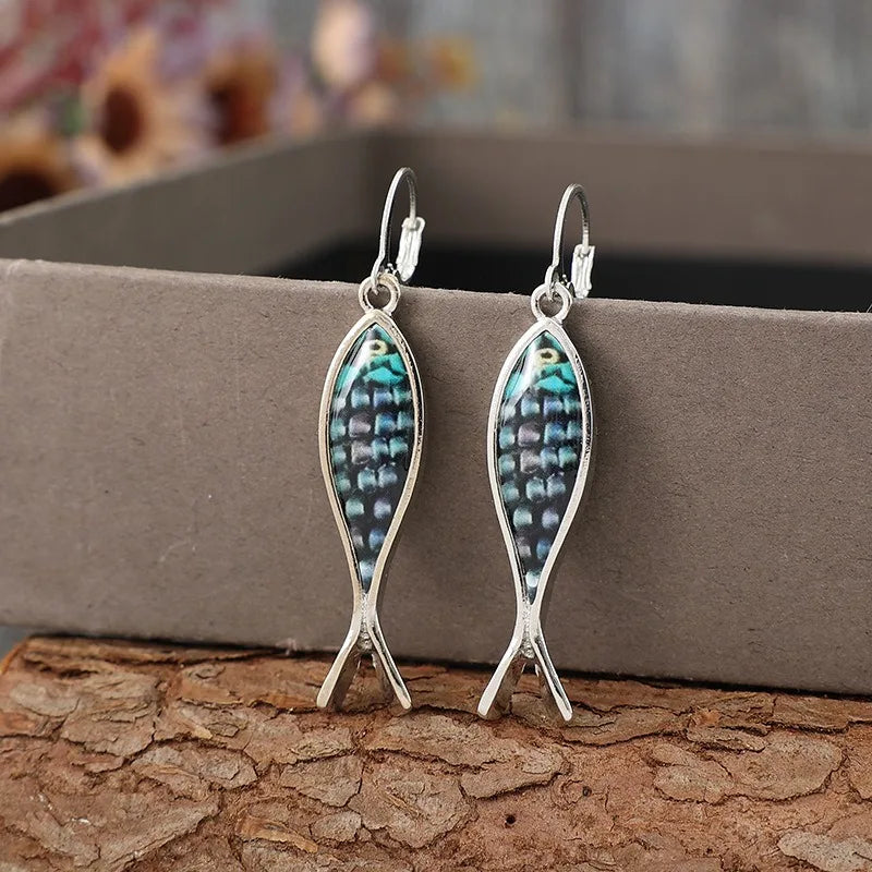 Romantic Silver Earring for Special Moments