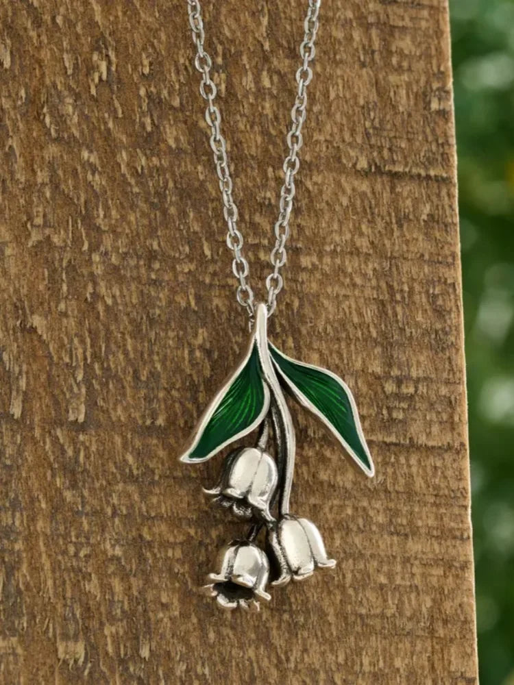 Charming Silver Necklace for Any Occasion