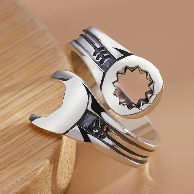 Charming Silver Ring for Any Occasion