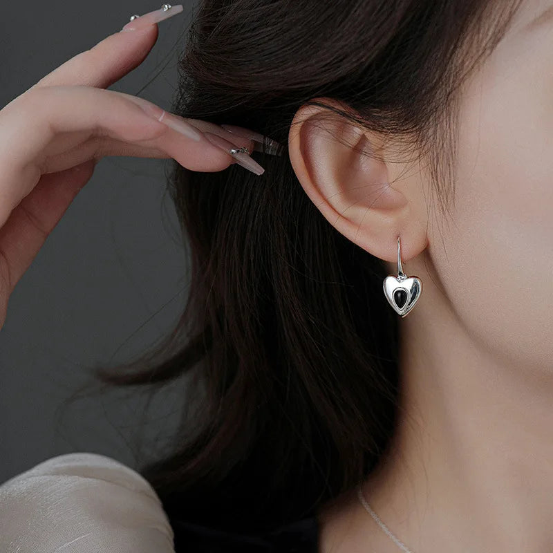 Charming Silver Earring for Any Occasion