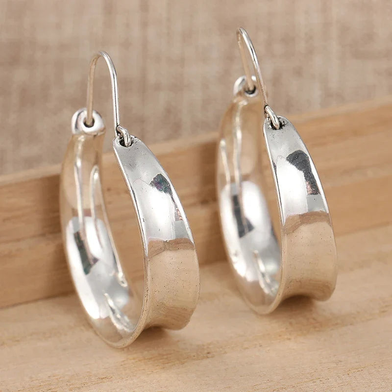 Romantic Silver Earring for Special Moments