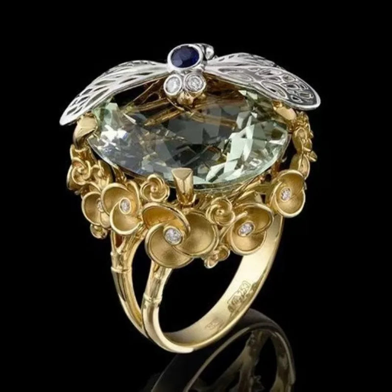 Classic Gold Ring with Timeless Appeal