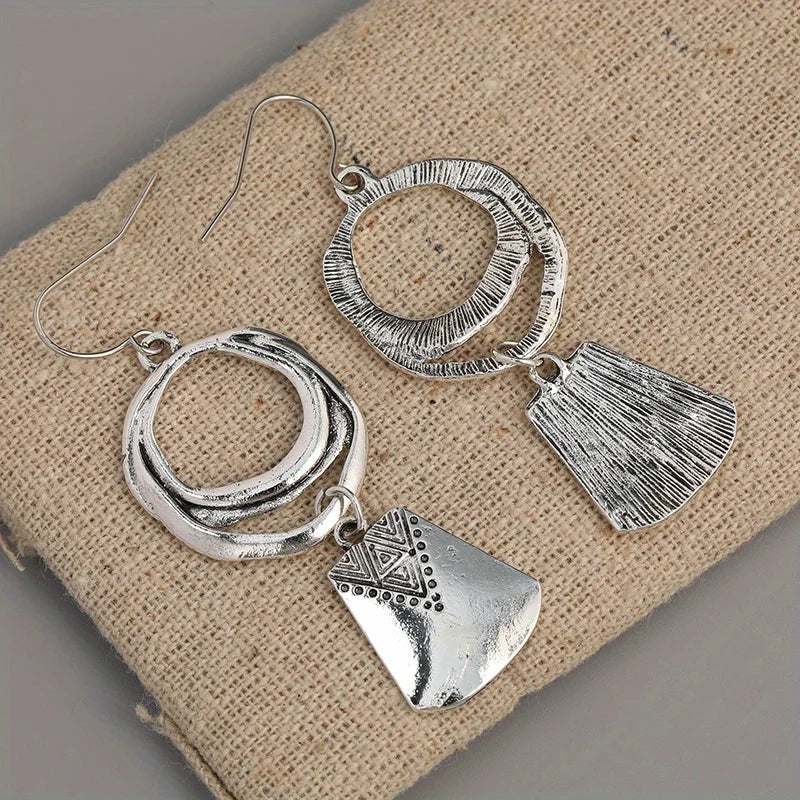 Charming Silver Earring for Any Occasion