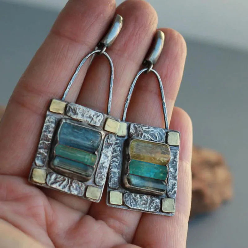 Charming Silver Earring for Any Occasion