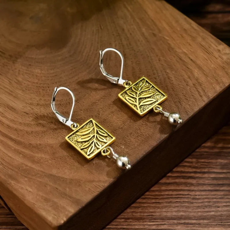 Stunning Gold Earring for Daily Wear