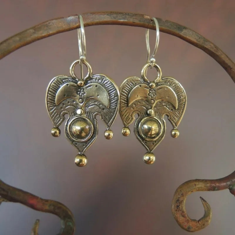 Romantic Silver Earring for Special Moments