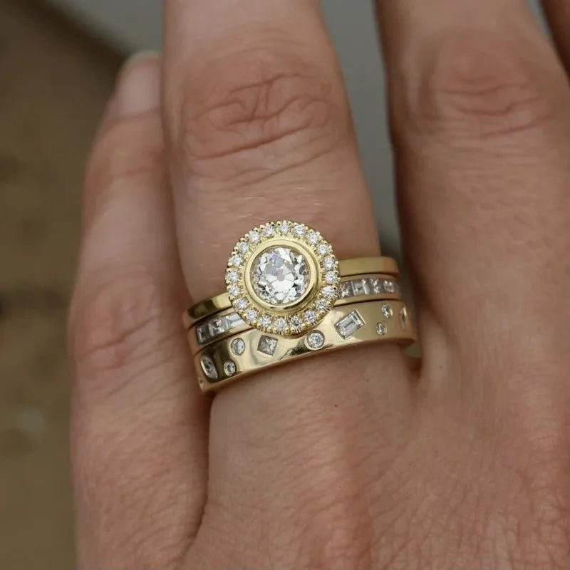 Beautiful Gold Set with Unique Style