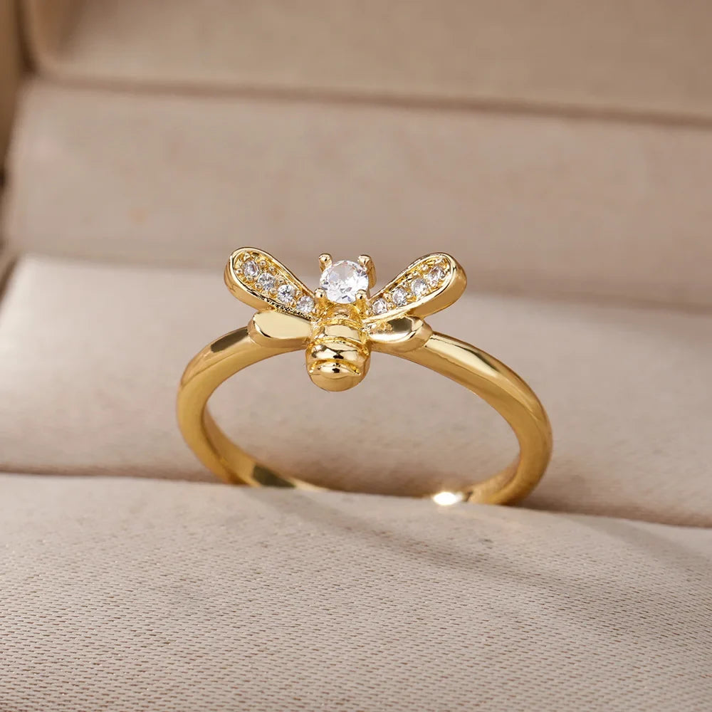 Charming Gold Ring for Any Occasion