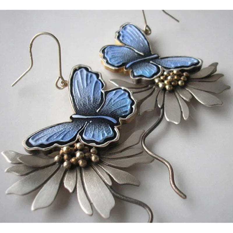 Elegant Silver Earring for Every Occasion