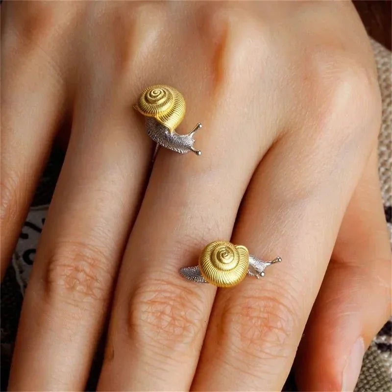 Classic Gold Earring with Timeless Appeal