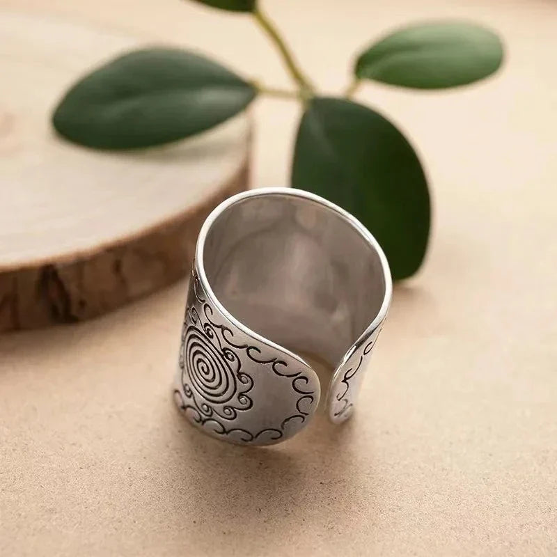 Charming Silver Ring for Any Occasion