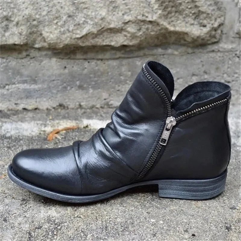 JO | Supportive and versatile orthopaedic shoes