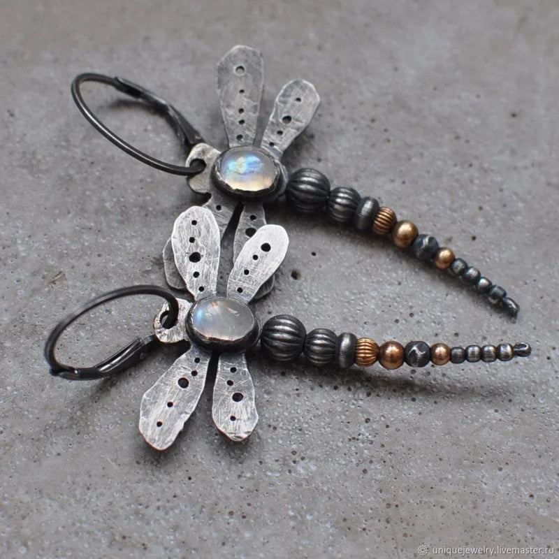 Charming Silver Earring for Any Occasion