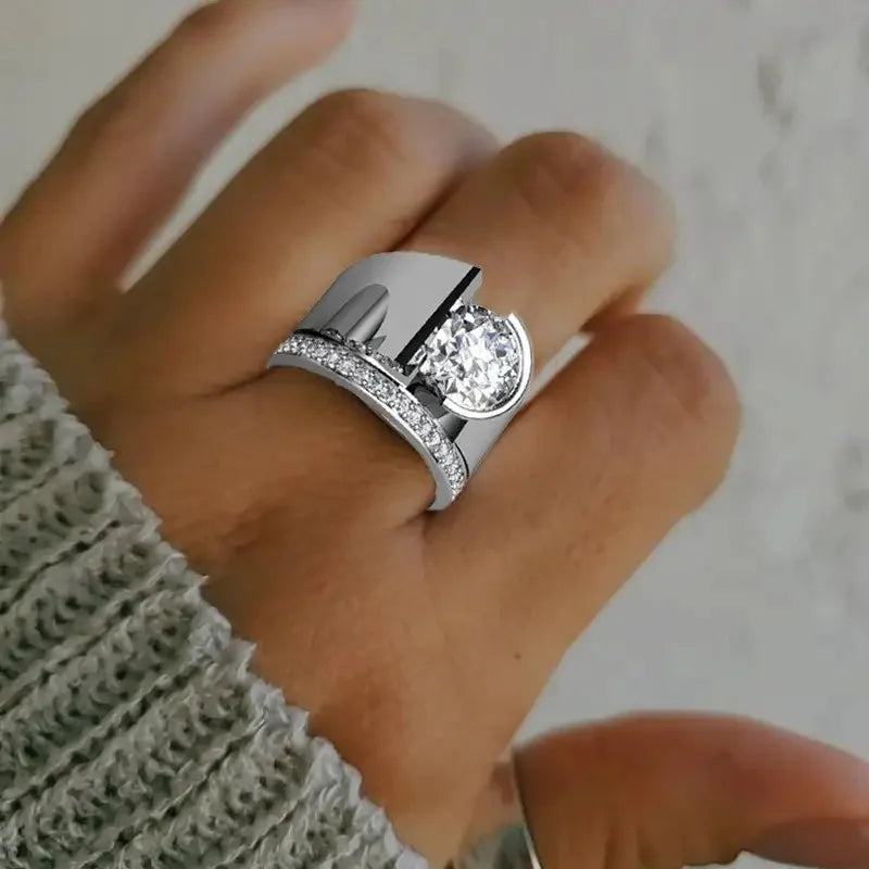 Classic Silver Ring with Timeless Appeal