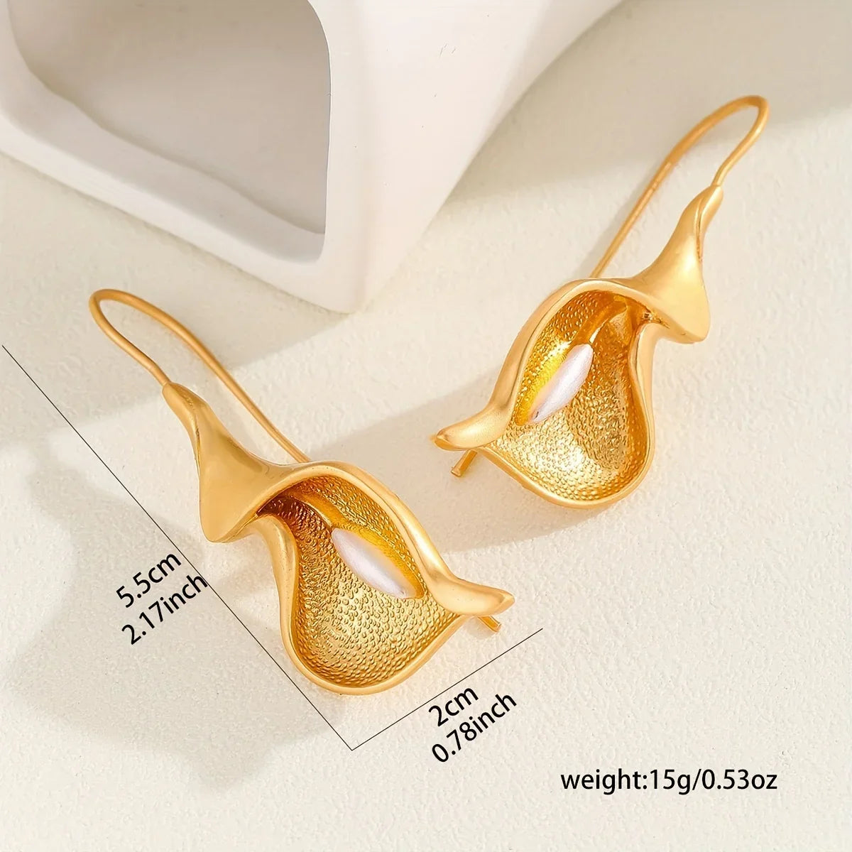Beautiful Gold Earring with Unique Style
