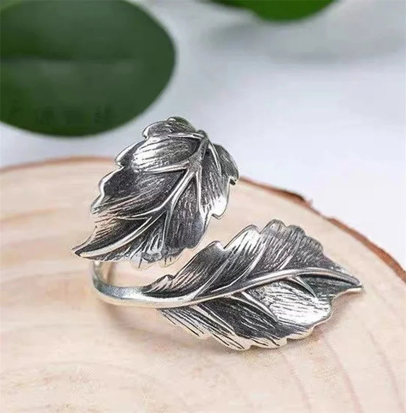 Classic Silver Ring with Timeless Appeal