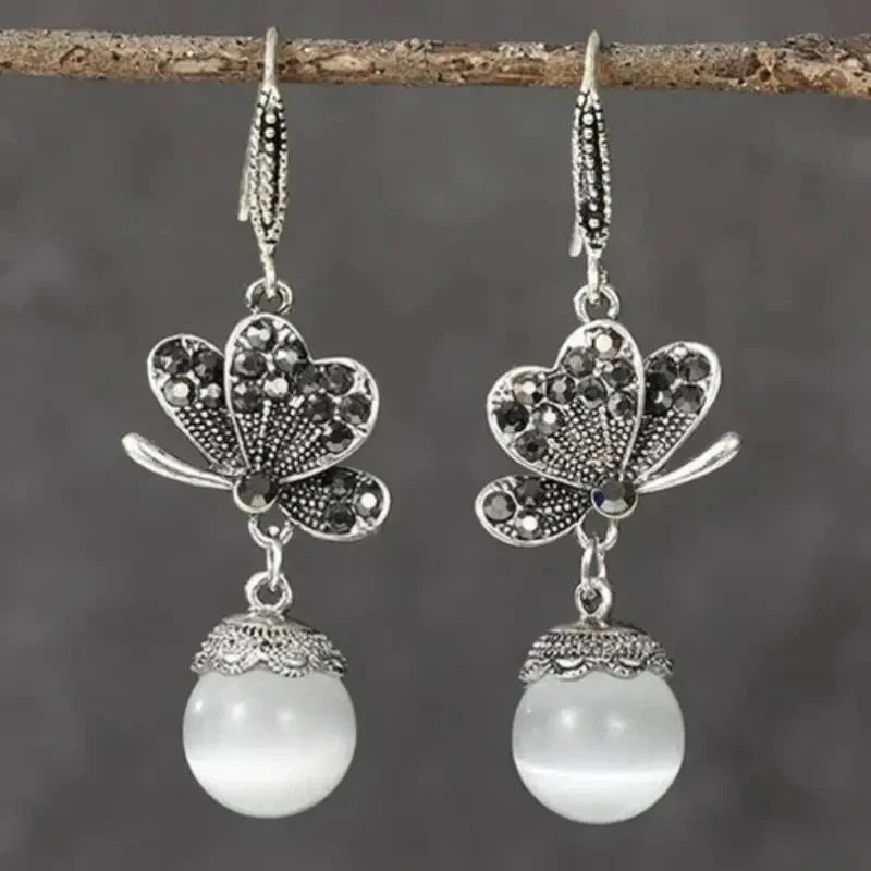 Charming Pearl Earring for Any Occasion