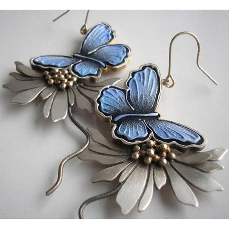 Elegant Silver Earring for Every Occasion