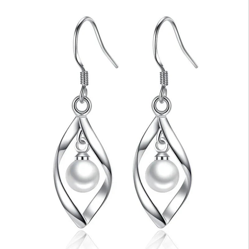Charming Pearl Earring for Any Occasion