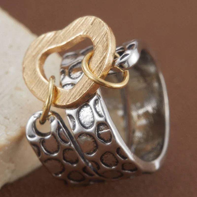 Classic Gold Ring with Timeless Appeal