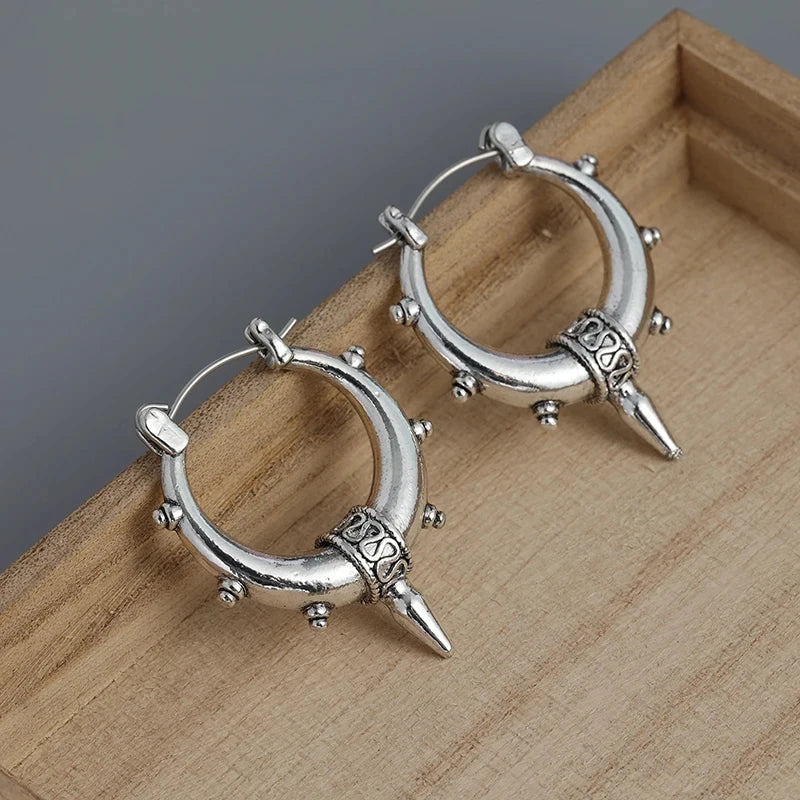 Charming Silver Earring for Any Occasion