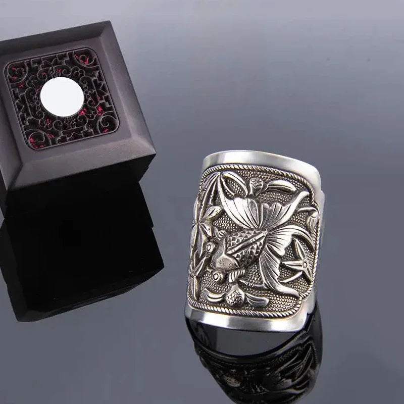 Classic Gold Ring with Timeless Appeal