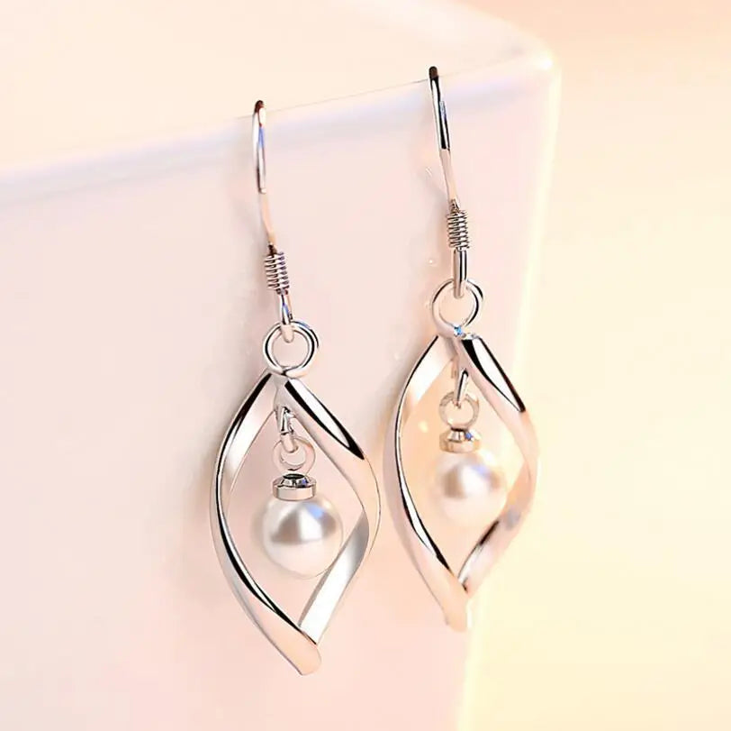 Charming Pearl Earring for Any Occasion