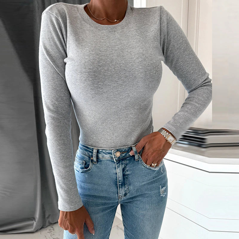 JO | Sexy sweater with long sleeves