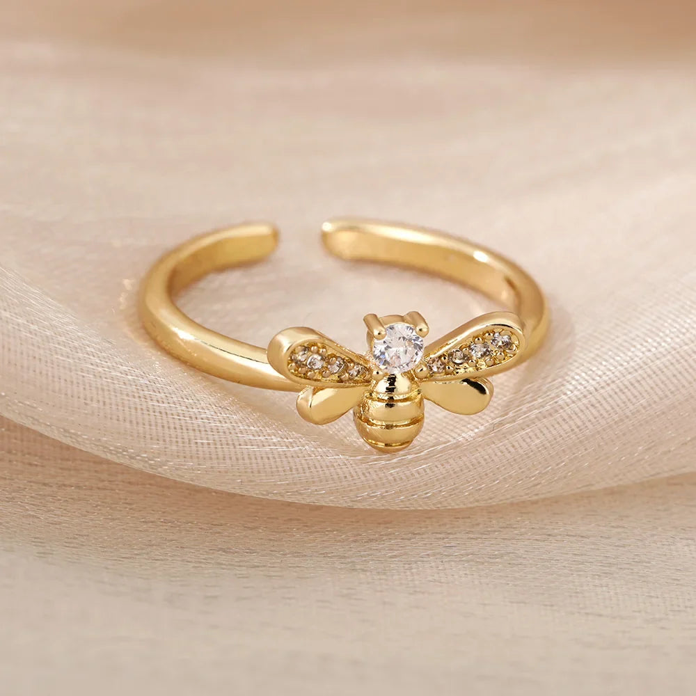 Charming Gold Ring for Any Occasion