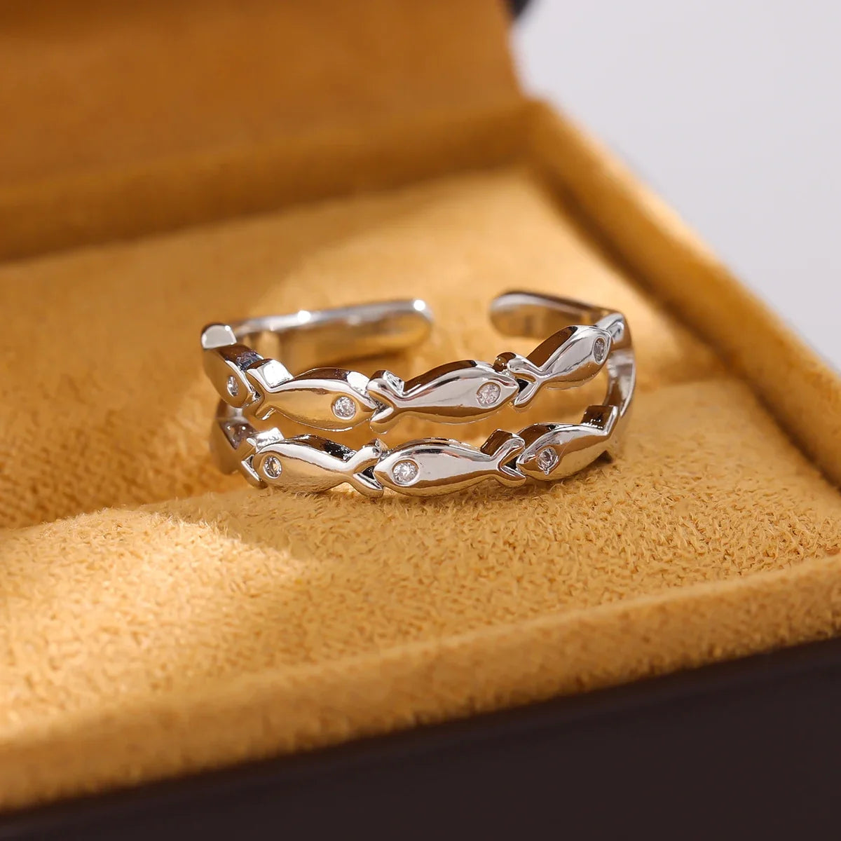Charming Silver Ring for Any Occasion
