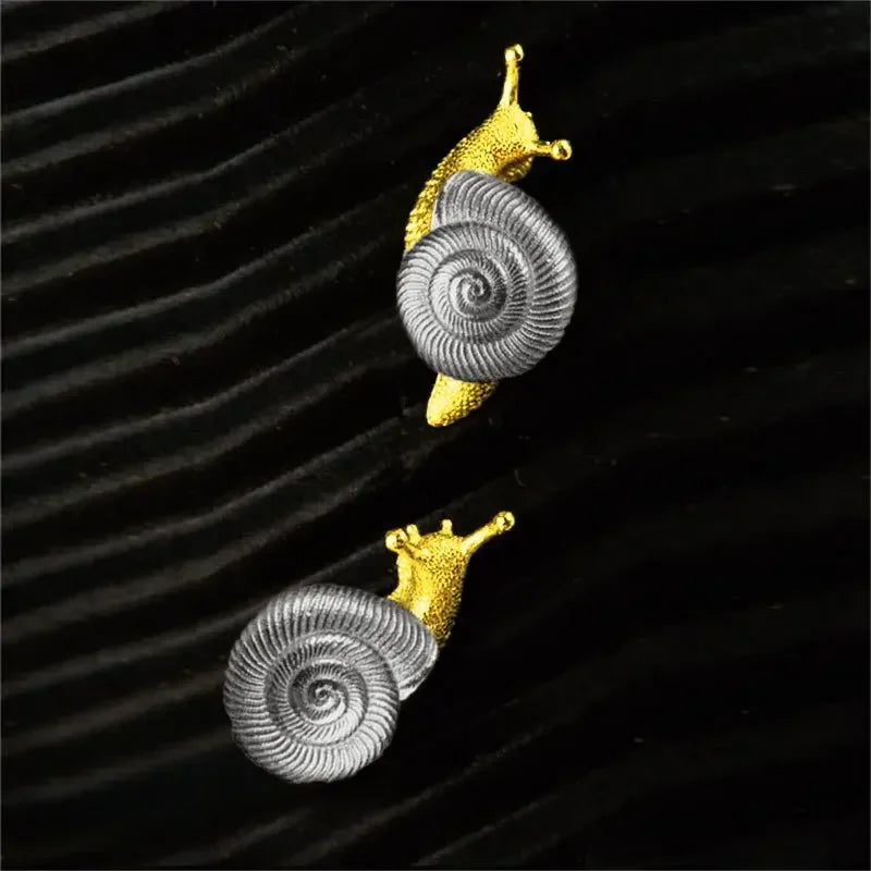 Classic Gold Earring with Timeless Appeal