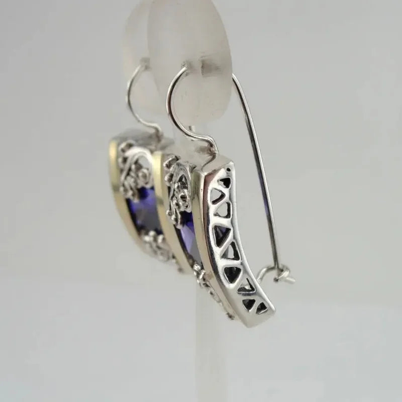Beautiful Silver Earring with Unique Style
