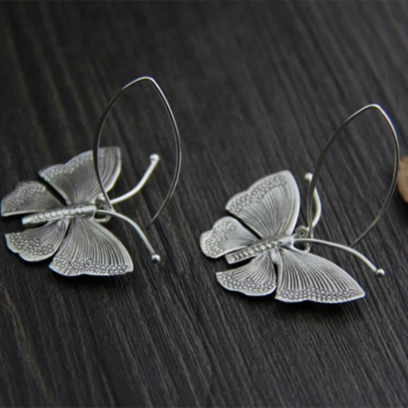Charming Silver Earring for Any Occasion