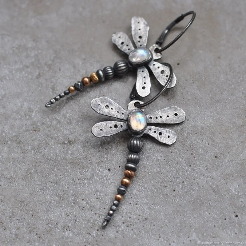 Charming Silver Earring for Any Occasion