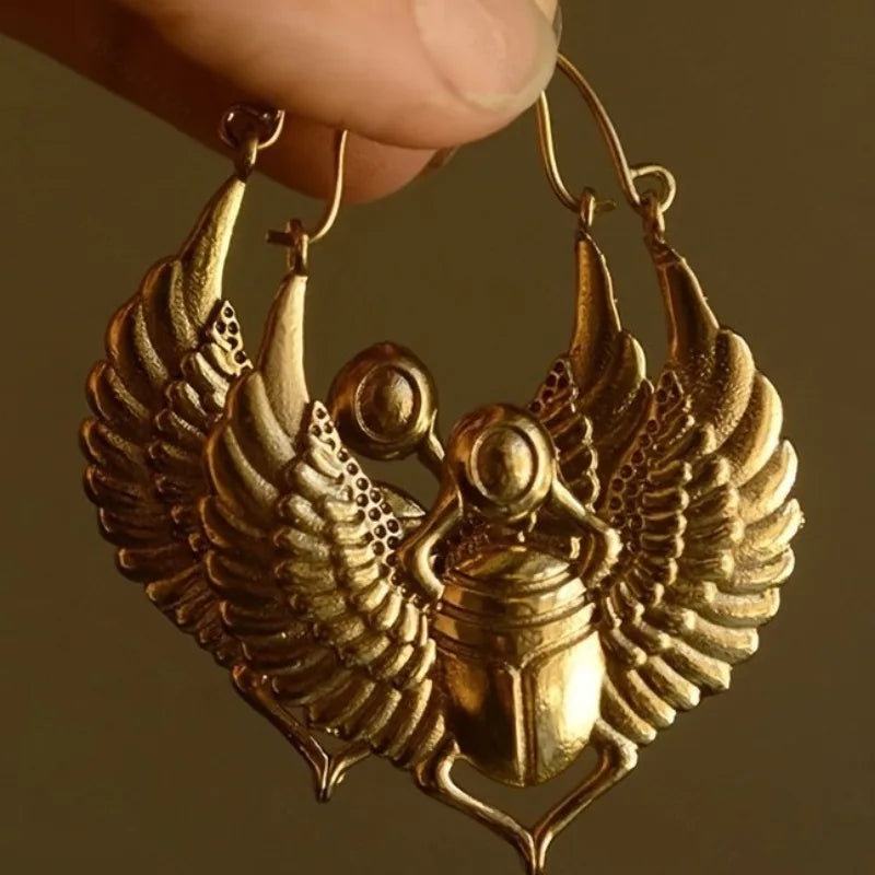 Elegant Gold Earring for Every Occasion