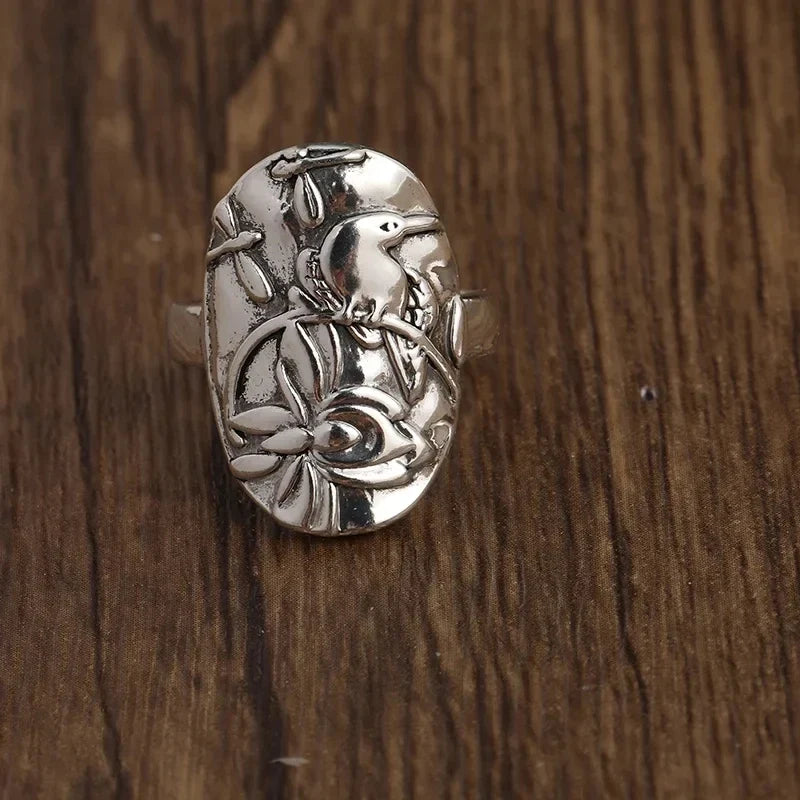 Classic Silver Ring with Timeless Appeal