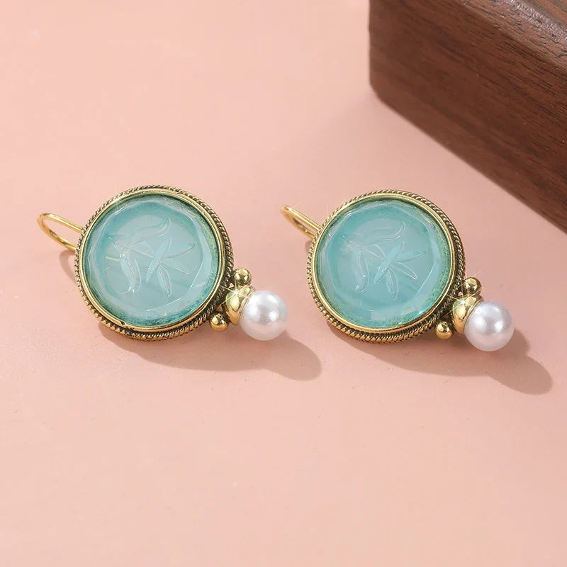 Beautiful Gold Earring with Unique Style