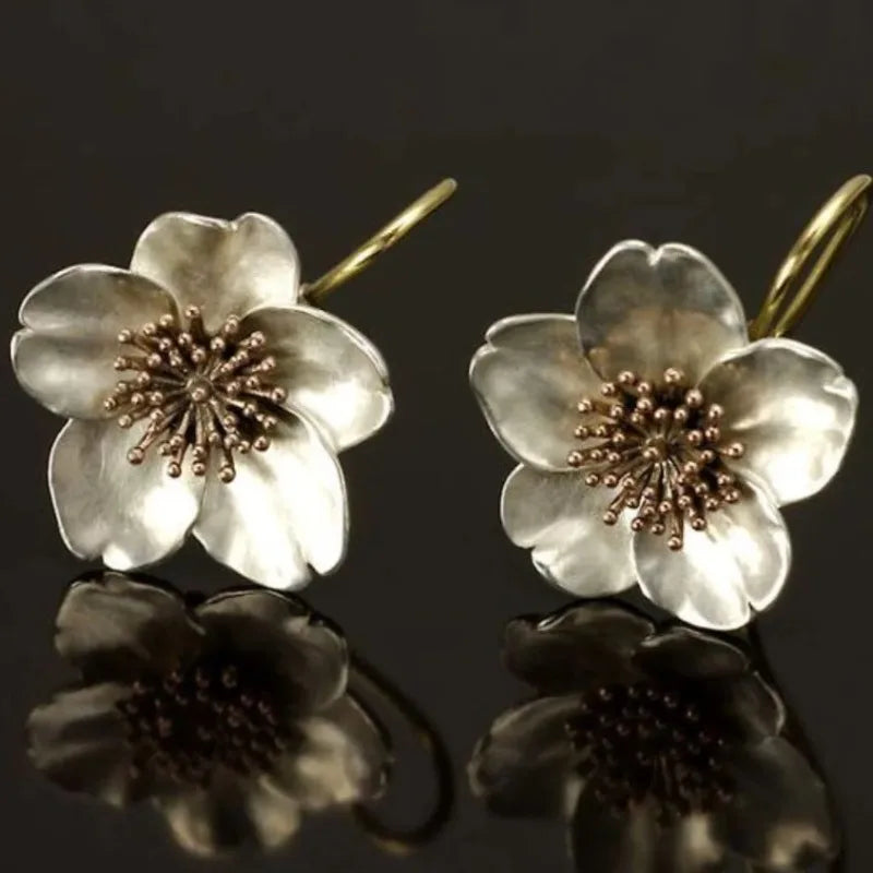 Elegant Gold Earring for Every Occasion