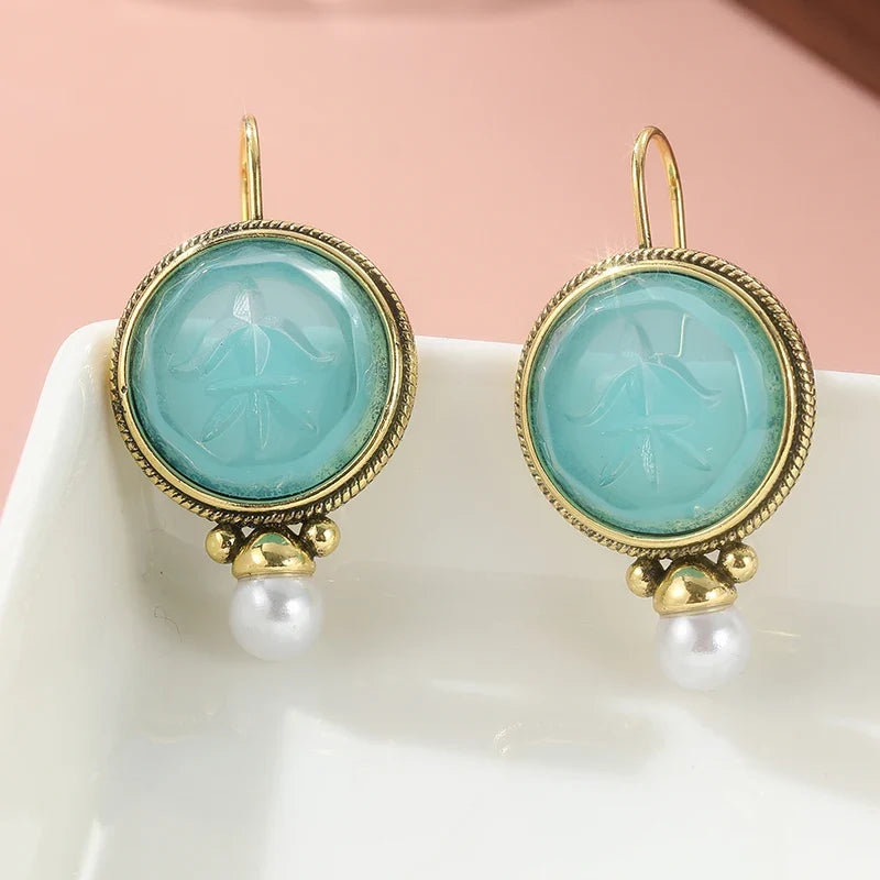 Beautiful Gold Earring with Unique Style
