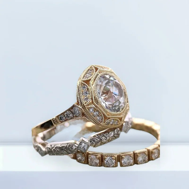 Beautiful Gold Set with Unique Style