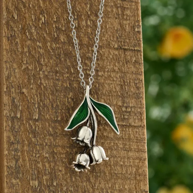 Charming Silver Necklace for Any Occasion