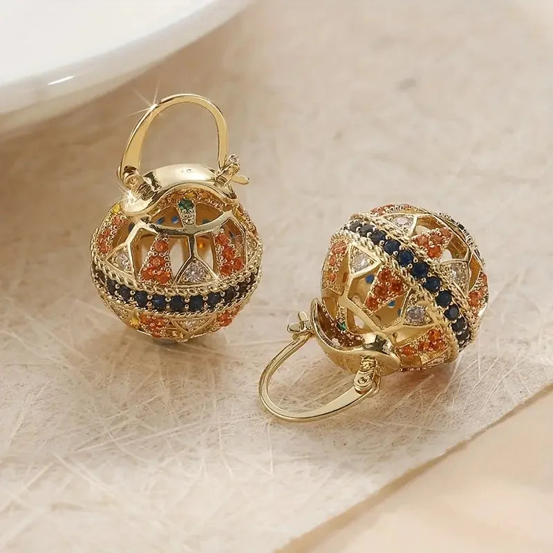 Charming Gold Earring for Any Occasion