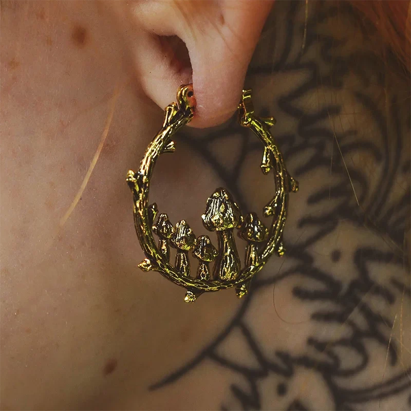 Beautiful Gold Earring with Unique Style