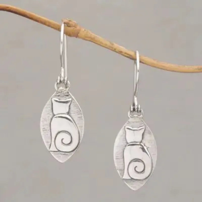 Charming Silver Earring for Any Occasion