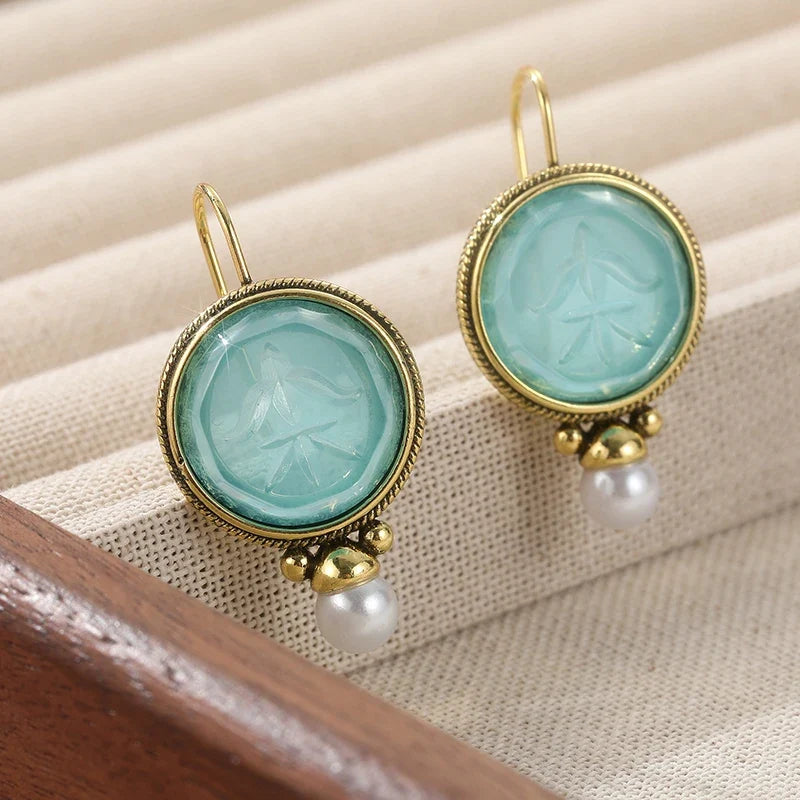 Beautiful Gold Earring with Unique Style