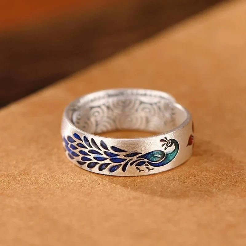 Classic Silver Ring with Timeless Appeal
