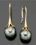 Classic Gold Earring with Timeless Appeal
