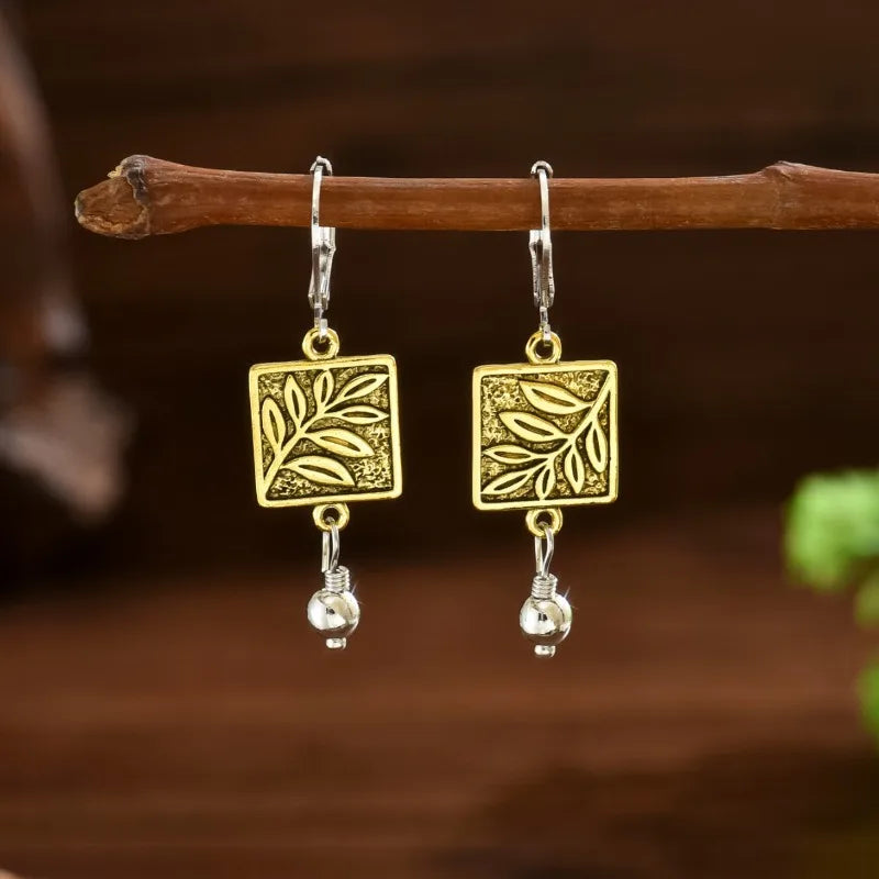 Stunning Gold Earring for Daily Wear
