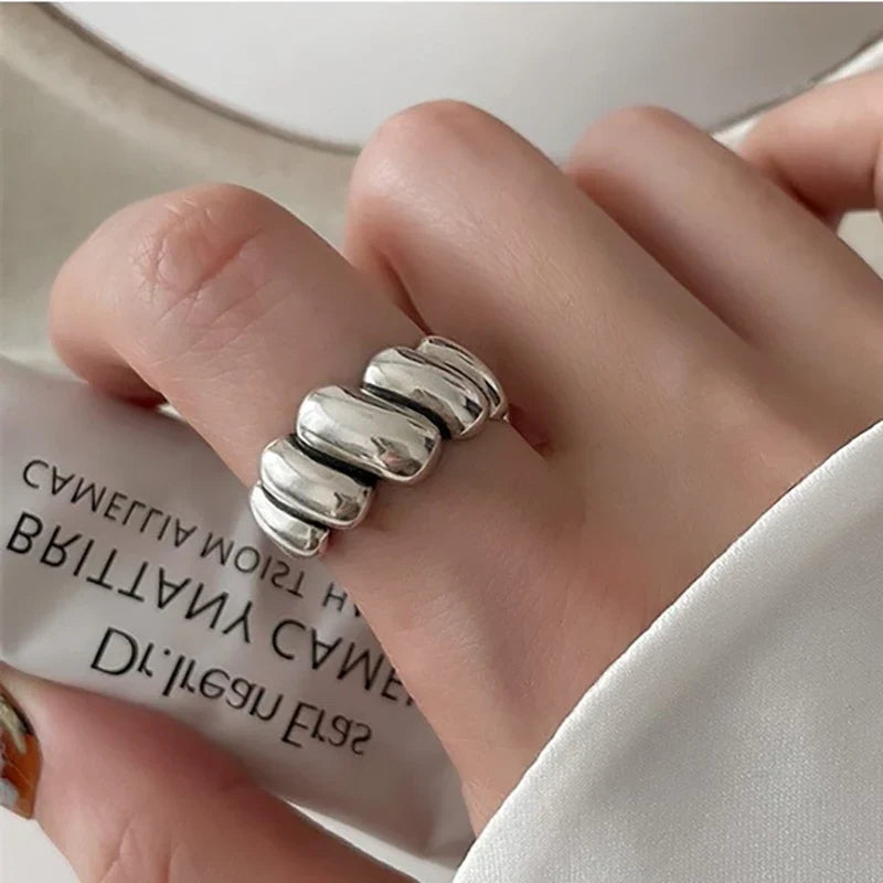 Classic Silver Ring with Timeless Appeal