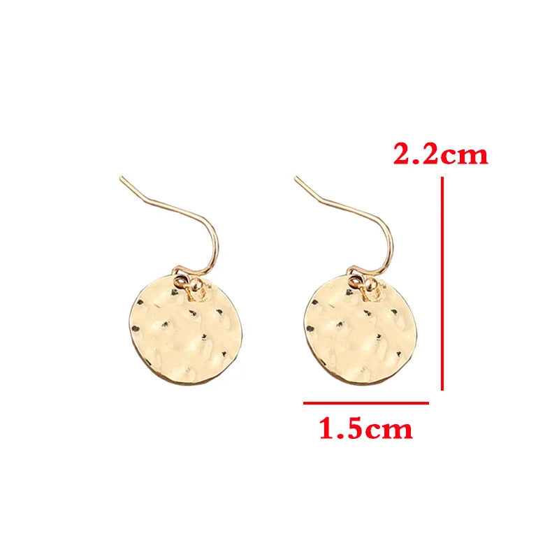 Classic Gold Earring with Timeless Appeal